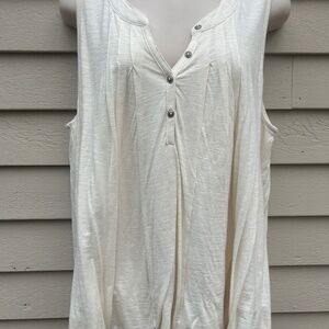 Anthropologie Sleeveless Ivory Tee with gathered hemline. Size XL